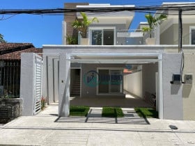 Casa com 4 Quartos à Venda, 170 m² em Itaipu - Niterói