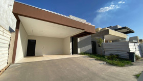 Casa com 3 Quartos à Venda, 148 m² em Tijucal - Cuiabá