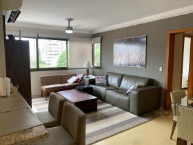 Apartamento com 2 Quartos à Venda, 77 m² em Menino Deus - Porto Alegre
