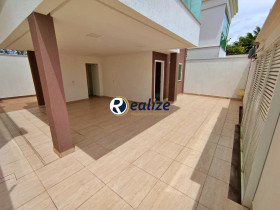 Casa com 3 Quartos à Venda, 180 m² em Praia Do Morro - Guarapari