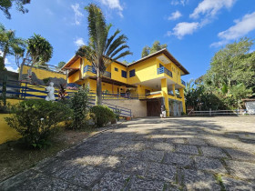 Casa com 9 Quartos à Venda, 476 m² em Fazenda Suiça - Teresópolis