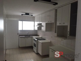 Imóvel com 3 Quartos para Alugar, 84 m² em Vila Ivone - São Paulo