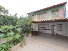 Casa com 5 Quartos à Venda, 340 m² em Farolândia - Aracaju
