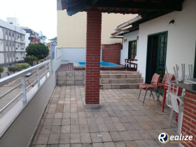 Casa com 5 Quartos à Venda, 430 m² em Meaípe - Guarapari