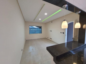 Casa com 2 Quartos à Venda, 74 m² em Caiçara - Praia Grande