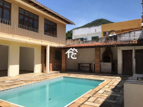 Casa com 8 Quartos à Venda, 500 m² em Piratininga - Niterói