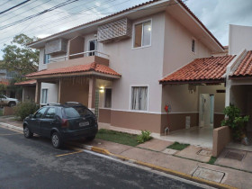 Casa com 3 Quartos para Alugar, 222 m² em Despraiado - Cuiabá