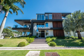Casa com 5 Quartos à Venda, 600 m² em Jurerê Internacional - Florianópolis