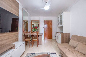 Apartamento com 2 Quartos à Venda, 74 m² em Centro - Florianópolis