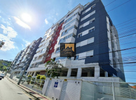 Apartamento com 3 Quartos à Venda,  em Praia Comprida - São José