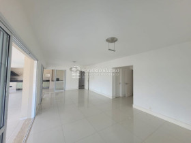 Apartamento com 4 Quartos para Alugar, 250 m² em Vila Mariana - São Paulo