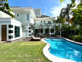 Casa com 7 Quartos à Venda, 790 m² em Jurerê Internacional - Florianópolis