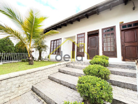 Casa com 5 Quartos à Venda, 580 m² em Boa Vista - Joinville