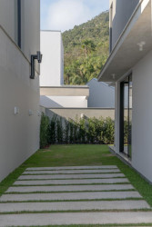 Casa com 4 Quartos à Venda, 215 m² em Cachoeira Do Bom Jesus - Florianópolis