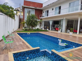 Casa de Condomínio com 4 Quartos à Venda, 705 m² em Jardim Caiapiá - Cotia