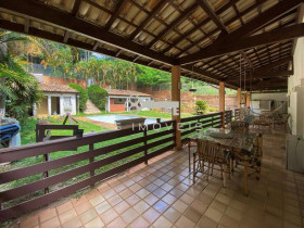 Casa com 4 Quartos à Venda, 780 m² em Granja Viana - Cotia