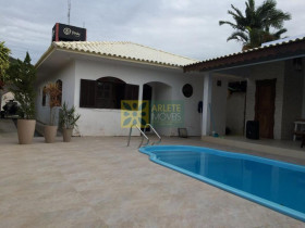 Casa com 3 Quartos à Venda, 127 m² em Centro - Porto Belo