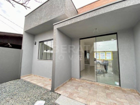 Casa com 2 Quartos à Venda, 50 m² em Meia Praia - Navegantes