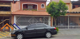 Sobrado com 4 Quartos à Venda, 313 m² em Parque Marajoara - Santo André