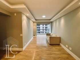 Apartamento com 2 Quartos para Alugar, 72 m² em Vila Nova Conceição - São Paulo
