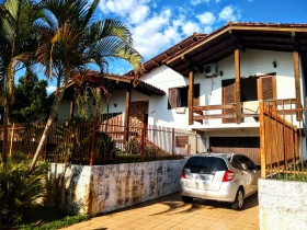 Casa com 3 Quartos à Venda, 246 m² em Santa Augusta - Criciúma