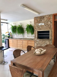 Casa com 4 Quartos para Temporada, 290 m² em Jurerê Internacional - Florianópolis