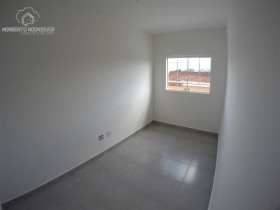 Sobrado com 2 Quartos à Venda, 48 m² em Guilhermina - Praia Grande