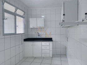 Apartamento com 2 Quartos para Alugar, 66 m² em Embaré - Santos