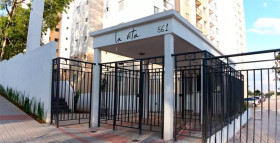 Apartamento com 2 Quartos à Venda,  em Vila Livieiro - Sao Paulo