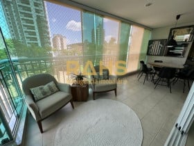 Apartamento com 3 Quartos à Venda, 161 m² em Centro - Joinville