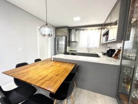 Apartamento com 3 Quartos à Venda, 104 m² em America - Joinville