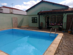 Casa com 3 Quartos à Venda, 250 m² em Taguatinga Norte (taguatinga) - Brasília