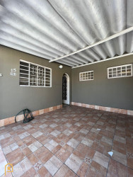 Casa com 2 Quartos para Alugar,  em Jardim Ana Emilia - Taubaté