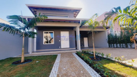 Casa de Condomínio com 3 Quartos à Venda, 300 m² em Lenheiro - Valinhos