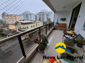 Apartamento com 4 Quartos à Venda, 132 m² em Charitas - Niterói