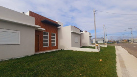 Casa com 2 Quartos à Venda, 88 m² em Nova Guarani - Capão Da Canoa