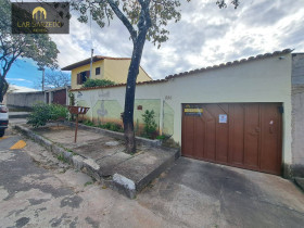 Casa com 2 Quartos à Venda, 260 m² em Santo Antônio - Sarzedo