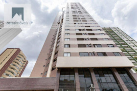 Apartamento com 2 Quartos à Venda, 75 m² em Centro - Curitiba