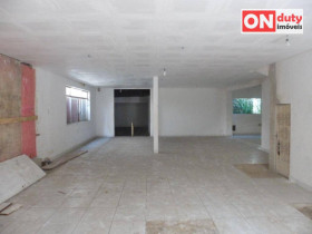 Sobrado com 4 Quartos para Alugar, 710 m² em Gonzaga - Santos
