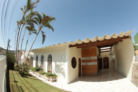 Casa com 3 Quartos à Venda, 188 m² em Forquilhinha - São José
