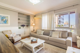 Apartamento com 3 Quartos à Venda, 200 m² em Três Figueiras - Porto Alegre