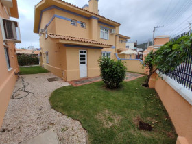 Casa de Condomínio com 4 Quartos à Venda, 150 m² em Praia De Palmas - Governador Celso Ramos