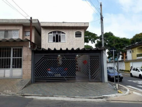 Sobrado com 3 Quartos à Venda, 183 m² em Vila São Pedro - Santo André