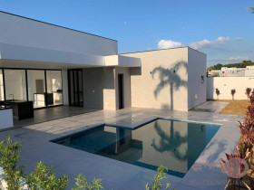 Casa com 3 Quartos à Venda, 244 m² em Sorocaba