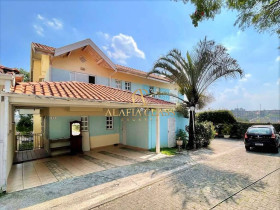 Casa com 3 Quartos à Venda, 161 m² em Chácara Pavoeiro - Cotia