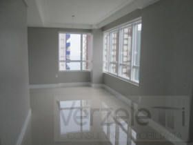 Apartamento com 3 Quartos à Venda, 136 m² em Centro - Balneário Camboriú