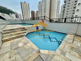 Apartamento com 2 Quartos à Venda, 70 m² em Centro - Guarujá