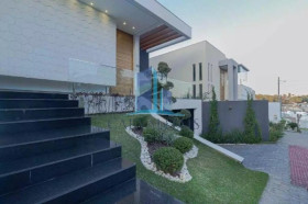 Casa com 4 Quartos à Venda, 420 m² em Estância Silveira - Contagem