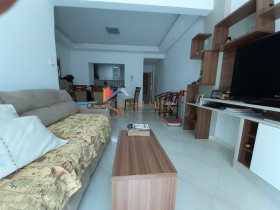 Apartamento com 3 Quartos à Venda, 98 m² em Centro - Florianópolis
