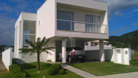Casa de Condomínio com 4 Quartos à Venda, 239 m² em Santa Regina - Camboriú